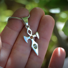 Charger l'image dans la galerie, Collier Croix de Thot, péridot, citrine & argent 925