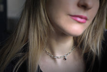 Charger l'image dans la galerie, Chaîne artisanale en argent 925/000 &amp; grenat rhodolite
