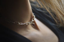 Charger l'image dans la galerie, Chaîne artisanale en argent 925/000 &amp; grenat rhodolite
