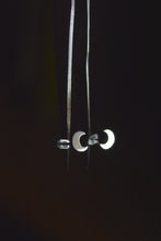 Charger l'image dans la galerie, Puces d'oreilles "Lune" en argent 925/000
