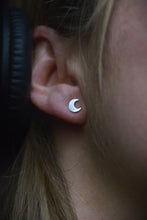 Charger l'image dans la galerie, Puces d'oreilles "Lune" en argent 925/000

