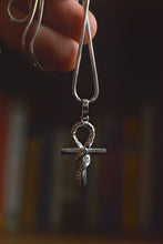 Charger l'image dans la galerie, Collier " Snake croix de Ankh " en argent 925/000
